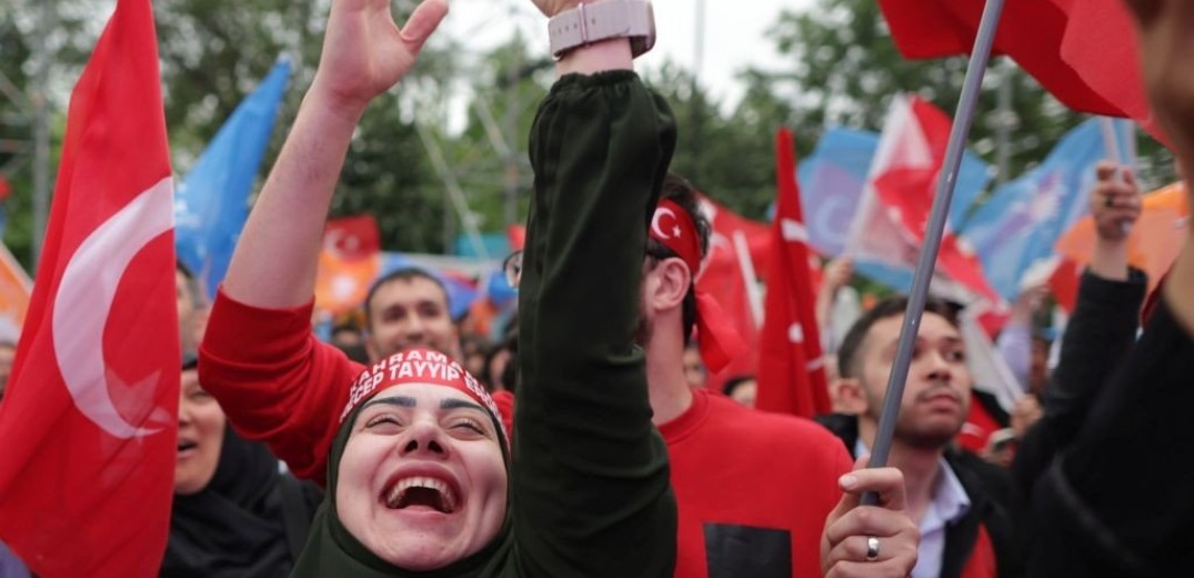 Τουρκία: Πρόεδρος και πάλι ο Ερντογάν - Πανηγυρίζουν οι υποστηρικτές του (βίντεο)