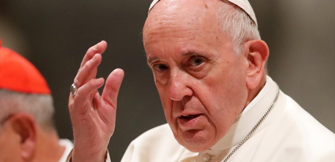 Βατικανό: Ο πάπας Φραγκίσκος συγκινείται από τη φωτογραφία ενός προσφυγόπουλου στη Λαμπεντούζα 