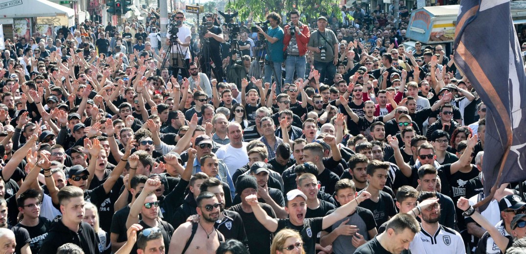 Οι οπαδοί του ΠΑΟΚ σπάνε το απαγορευτικό της Αστυνομίας - Συγκέντρωση στην Καμάρα και πορεία προς το «Μακεδονία Παλλάς» και την Τούμπα