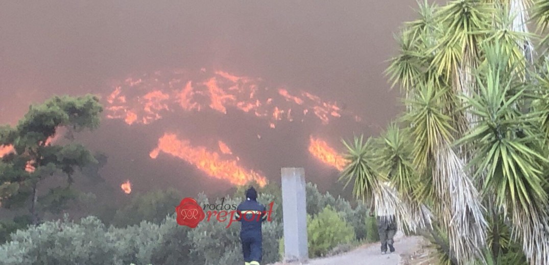 Ρόδος: Καίγεται το μοναστήρι της Παναγιάς της Υψενής - Εγκλωβισμένοι πυροσβέστες και μοναχές