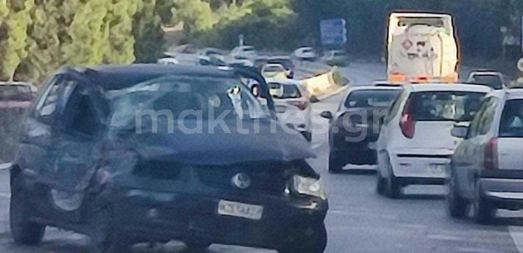 Τροχαίο ατύχημα στη Θεσσαλονίκης-Μουδανιών με 4 τραυματίες (φωτ.)