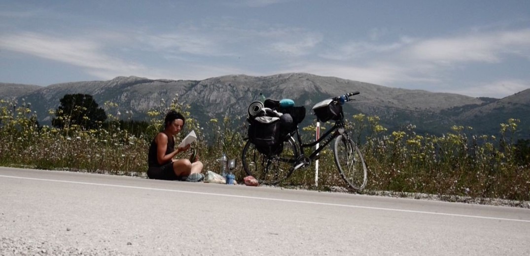 «Petit Spartacus»: Ένα παράξενο ποδήλατο που μιλάει… ελληνικά, περιπλανάται στην Ευρώπη (βίντεο, φωτ.)