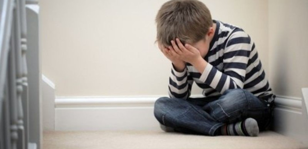 Το άγχος στην παιδική ηλικία επηρεάζει τον εγκέφαλο περισσότερο από έναν τραυματισμό στο κεφάλι