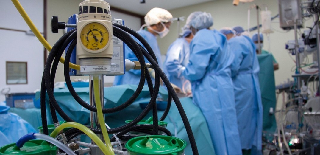 Απογευματινά χειρουργεία και «κολλημένες» λίστες ασθενών στα νοσοκομεία