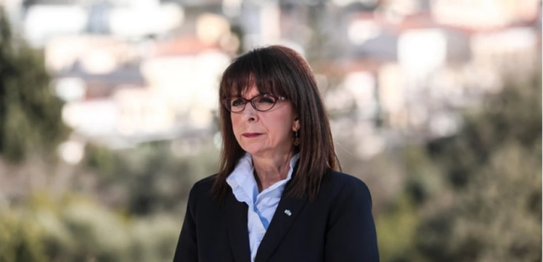 Αποτροπιασμένη η Κ. Σακελλαροπούλου μετά την επίθεση κατά του Σλοβάκου πρωθυπουργού