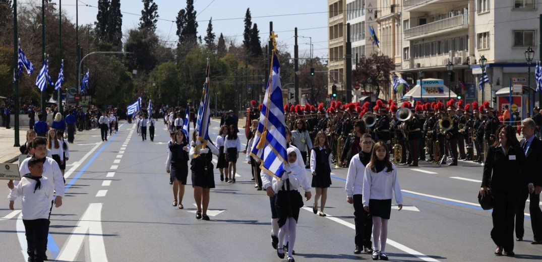 Με λαμπρότητα και πρώτο το Λύκειο Καλαβρύτων η παρέλαση της 25ης Μαρτίου στην Αθήνα (φωτ.)