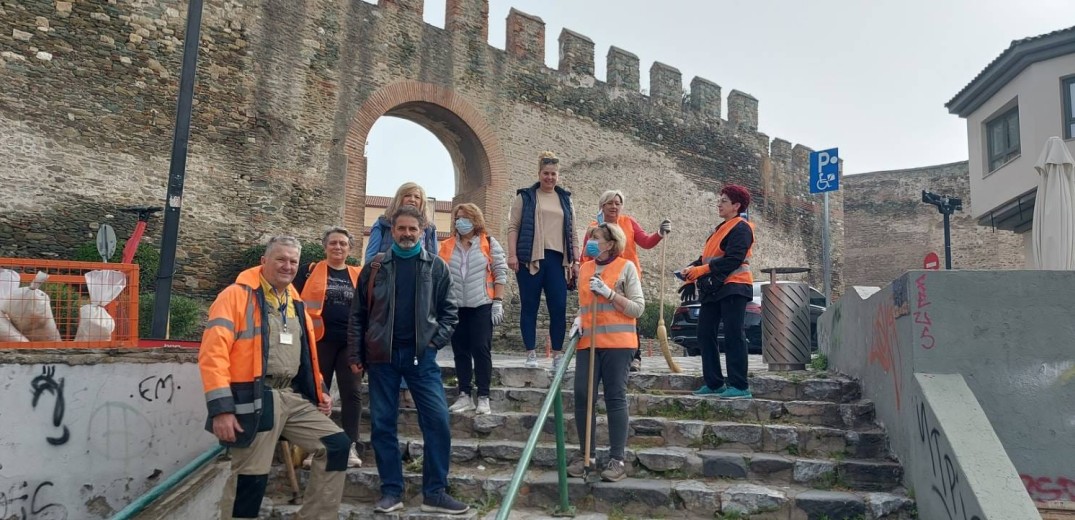 Θεσσαλονίκη: Πολίτες και δημοτικοί σύμβουλοι καθάρισαν τα Κάστρα