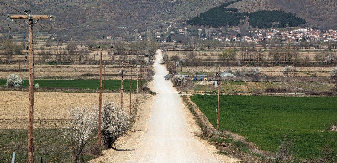 Πτολεμαΐδα: Συνεχίζονται τα έργα αγροτικής οδοποιίας στην Εορδαία (φωτ.)