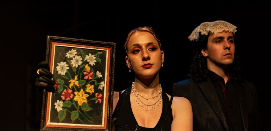 Θεσσαλονίκη: Η θεατρική παράσταση «Οικογένεια Μπες-Βγες» του Γιάννη Ξανθούλη Θέατρο Τ