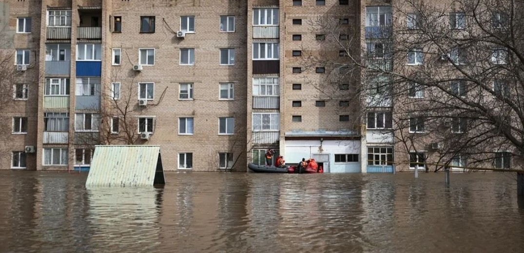 Ρωσία: Μεγάλες περιοχές έχουν βρεθεί κάτω από το νερό - Σχεδόν 13.000 άνθρωποι έχουν εγκαταλείψει τα σπίτια τους