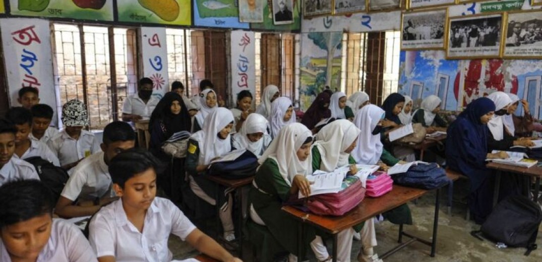 Μπανγκλαντές: Άνοιξαν και πάλι τα σχολεία εν μέσω σφοδρού καύσωνα