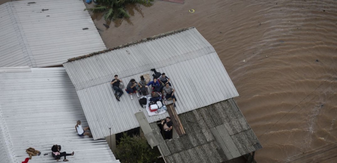 Βραζιλία: Αγωνία για τους 101 αγνοούμενους - Στους 66 οι νεκροί από τις πλημμύρες (βίντεο)