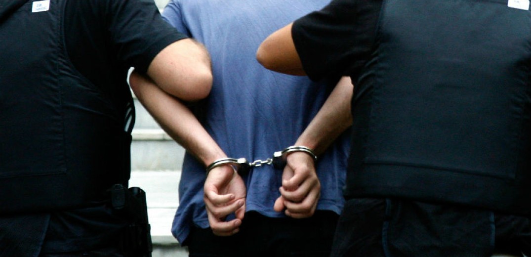 Κερδύλλια: Συνελήφθη διακινητής που μετέφερε παράνομα τέσσερις μετανάστες