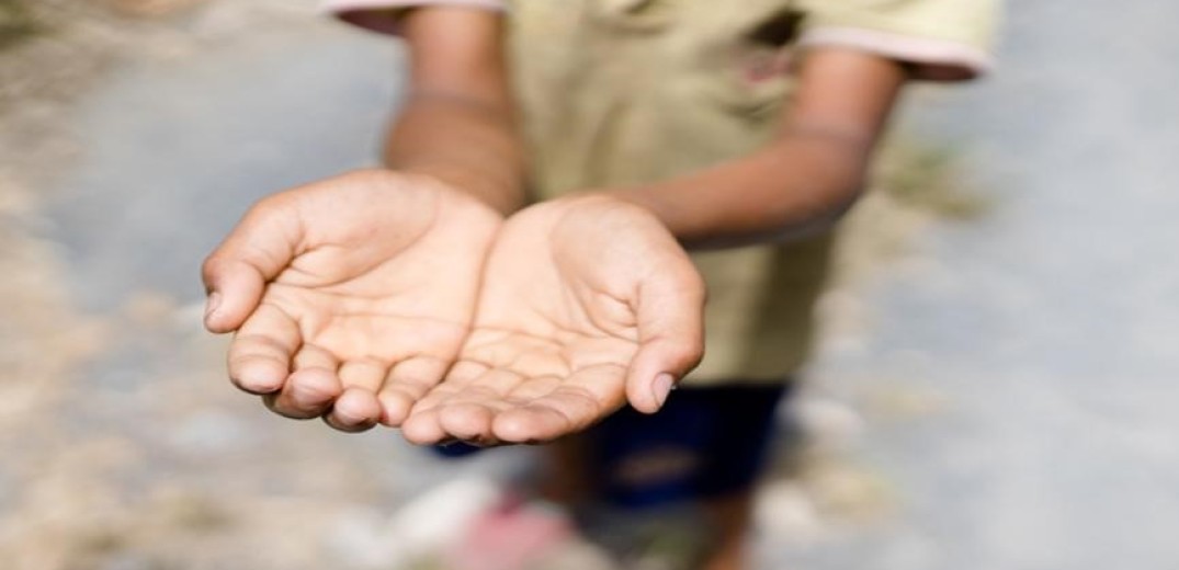 ΑΡΣΙΣ για παιδική εκμετάλλευση: Όχι χρήματα σε παιδιά που ζητιανεύουν