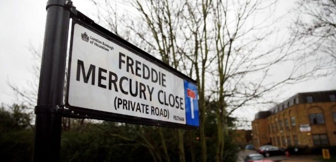 Λονδίνο: Ο Φρέντι Μέρκιουρι απέκτησε την οδό του&#33; 