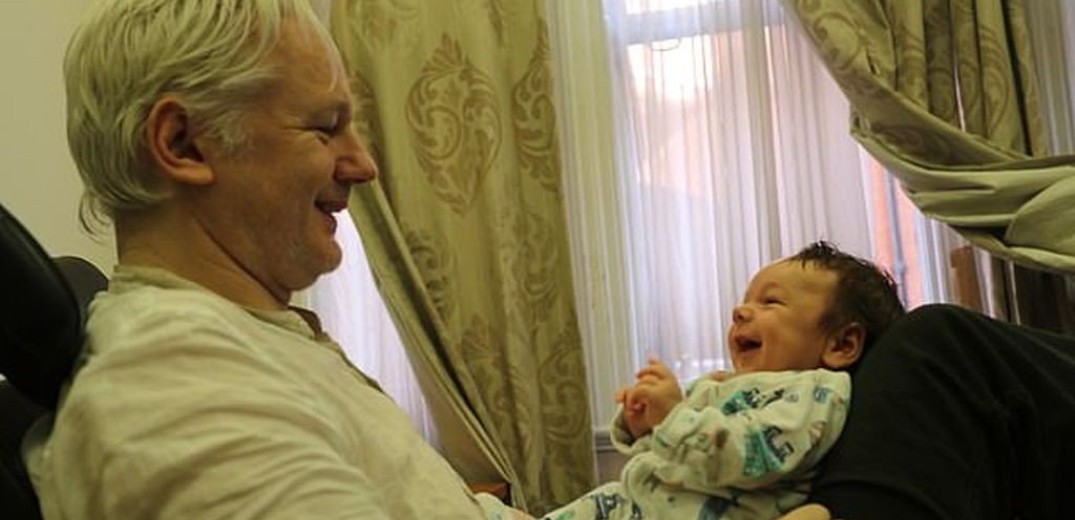 Πατέρας δύο παιδιών ο ιδρυτής των Wikileaks-Έκκληση για αποφυλάκιση (βίντεο)