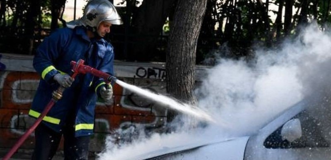 Παρανάλωμα του πυρός νταλίκα με 9 αυτοκίνητα στην Κοζάνη (βίντεο)