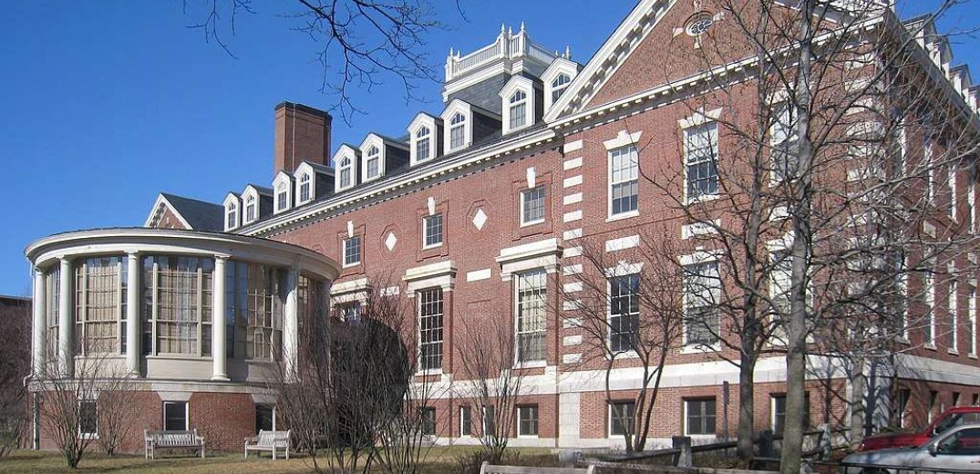Σάλος στο Χάρβαρντ:  Ο διευθυντής του νεκροτομείου της σχολής ιατρικής διώκεται για εμπορία οργάνων και λειψάνων