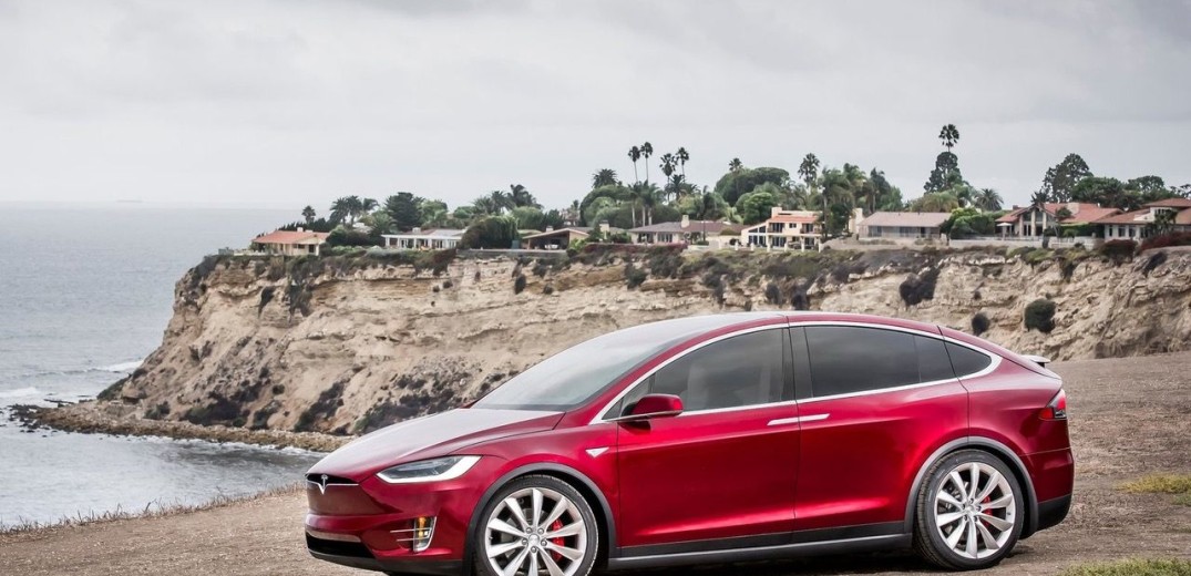 Πρόβλημα με το Autopilot της Tesla - Ανακαλούνται 2 εκατ. αυτοκίνητα