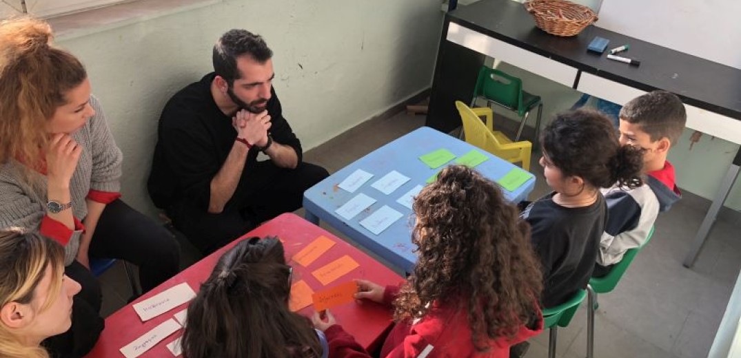 Οκτώ χιλιάδες μαθητές- πρόσφυγες έχουν ενσωματωθεί στα ελληνικά σχολεία