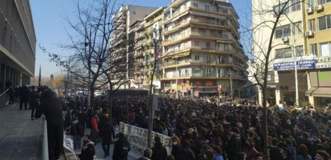 Θεσσαλονίκη: Στο Αυτόφωρο οι 31 συλληφθέντες από την εισβολή των ΜΑΤ στο ΑΠΘ