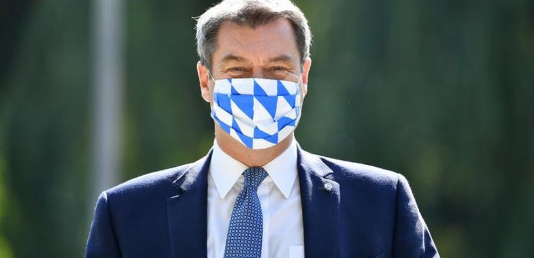 Ο πρωθυπουργός της Βαυαρίας προτείνει να εμβολιαστούν οι πολιτικοί με AstraZeneca