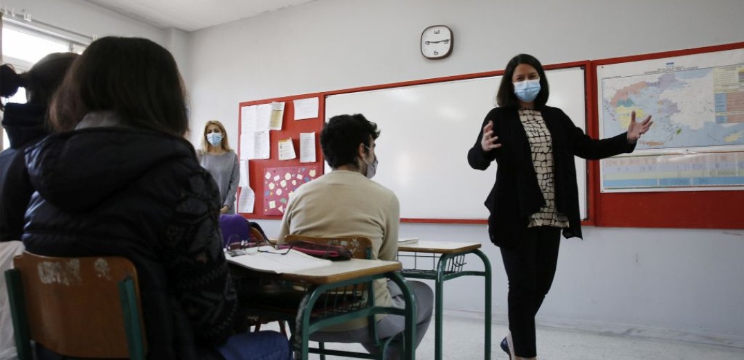 Ν. Κεραμέως: Ανοίγουν κανονικά τη Δευτέρα τα σχολεία - Τι ισχύει με μάσκες και απουσίες λόγω γρίπης