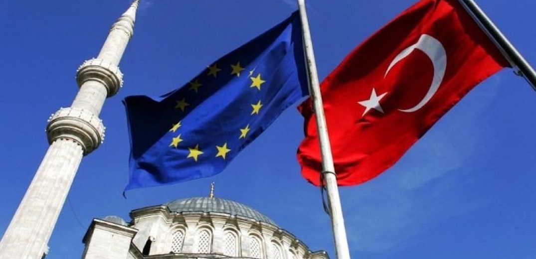 ΕΕ: Έχουμε στρατηγικό συμφέρον να συνεχίσει μια συνεργατική και αμοιβαία επωφελή σχέση με την Τουρκία