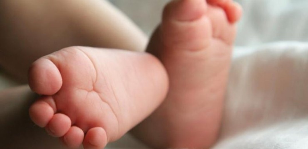Ο κορονοϊός κατά την εγκυμοσύνη συνδέεται με μεγαλύτερο κίνδυνο νευροαναπτυξιακών διαταραχών στα αρσενικά βρέφη